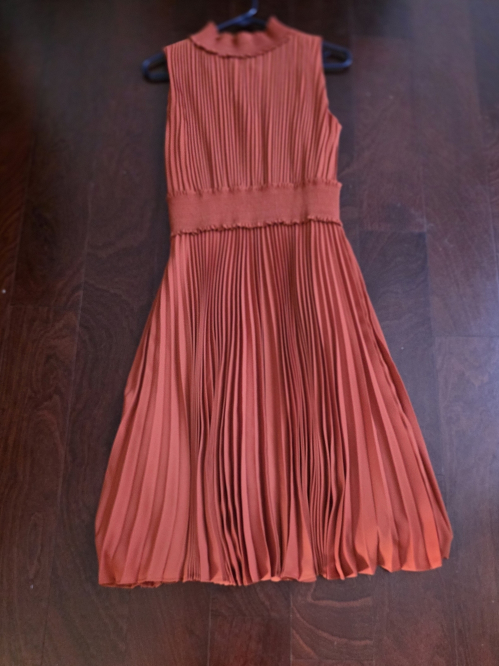 Taylor Sleeveless Pleated Midi Dress in Rust